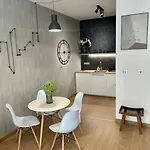아파트 Garden Appt - 40m2 Terrace, Garrage Parking 브라티슬라바