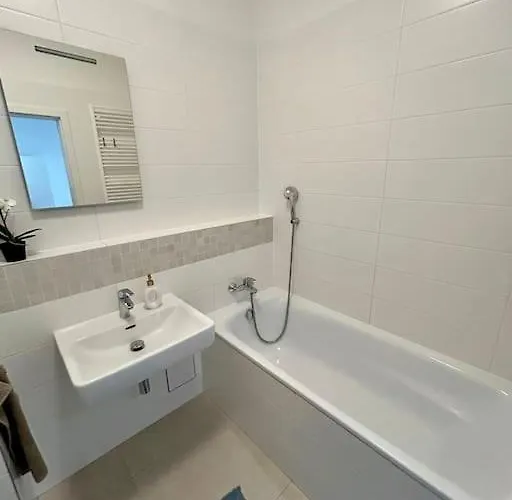 Garden Appt - 40m2 Terrace, Garrage Parking